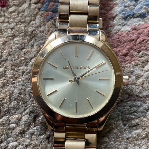 Michael Kors MK 3179 Slim Runway Goldtone SS Oversized Unisex Analog Wristwatch. - Picture 1 of 16